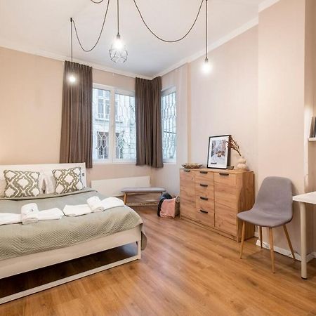 Top Centre 1 Bedroom Apt Next To Vitosha Blvd. София Екстериор снимка