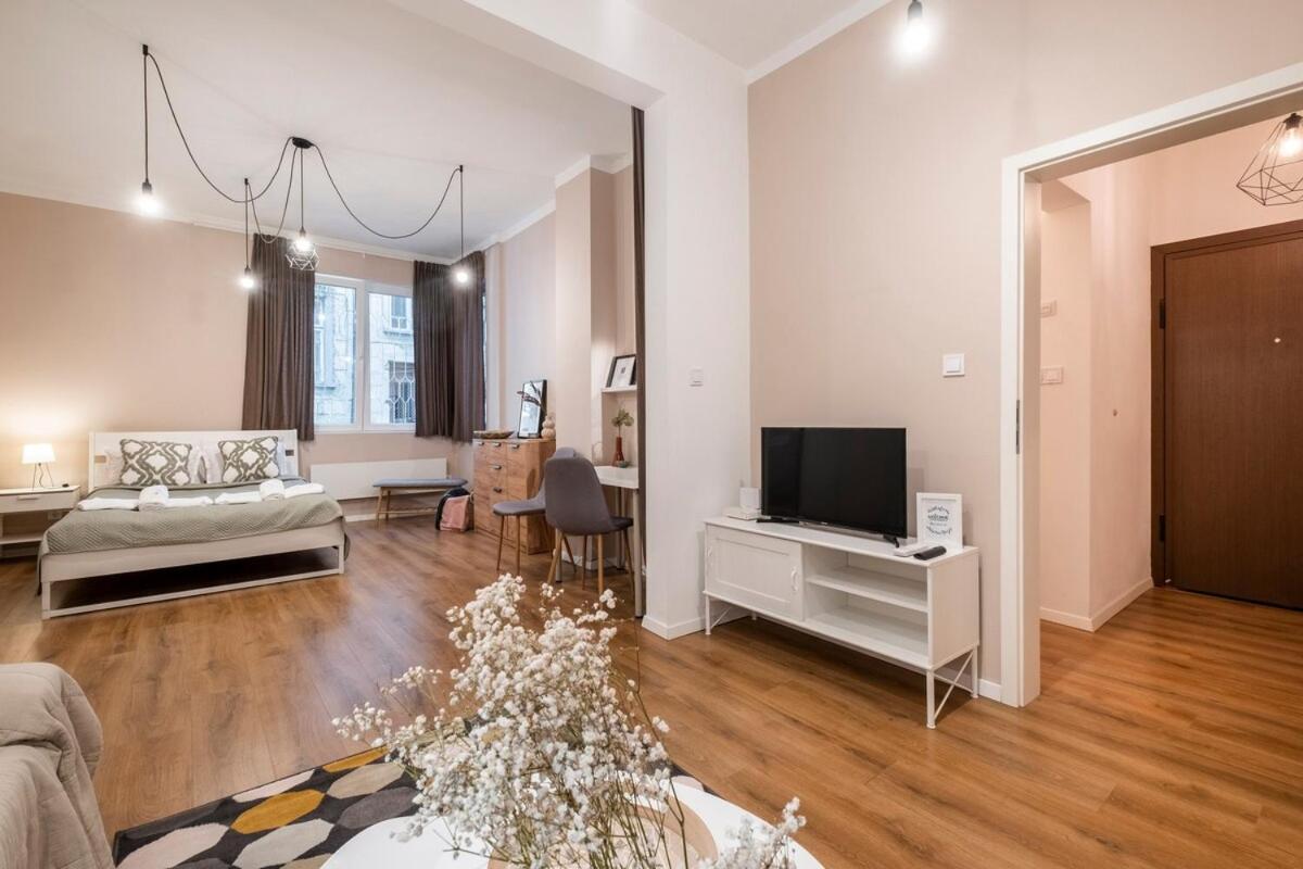 Top Centre 1 Bedroom Apt Next To Vitosha Blvd. София Екстериор снимка