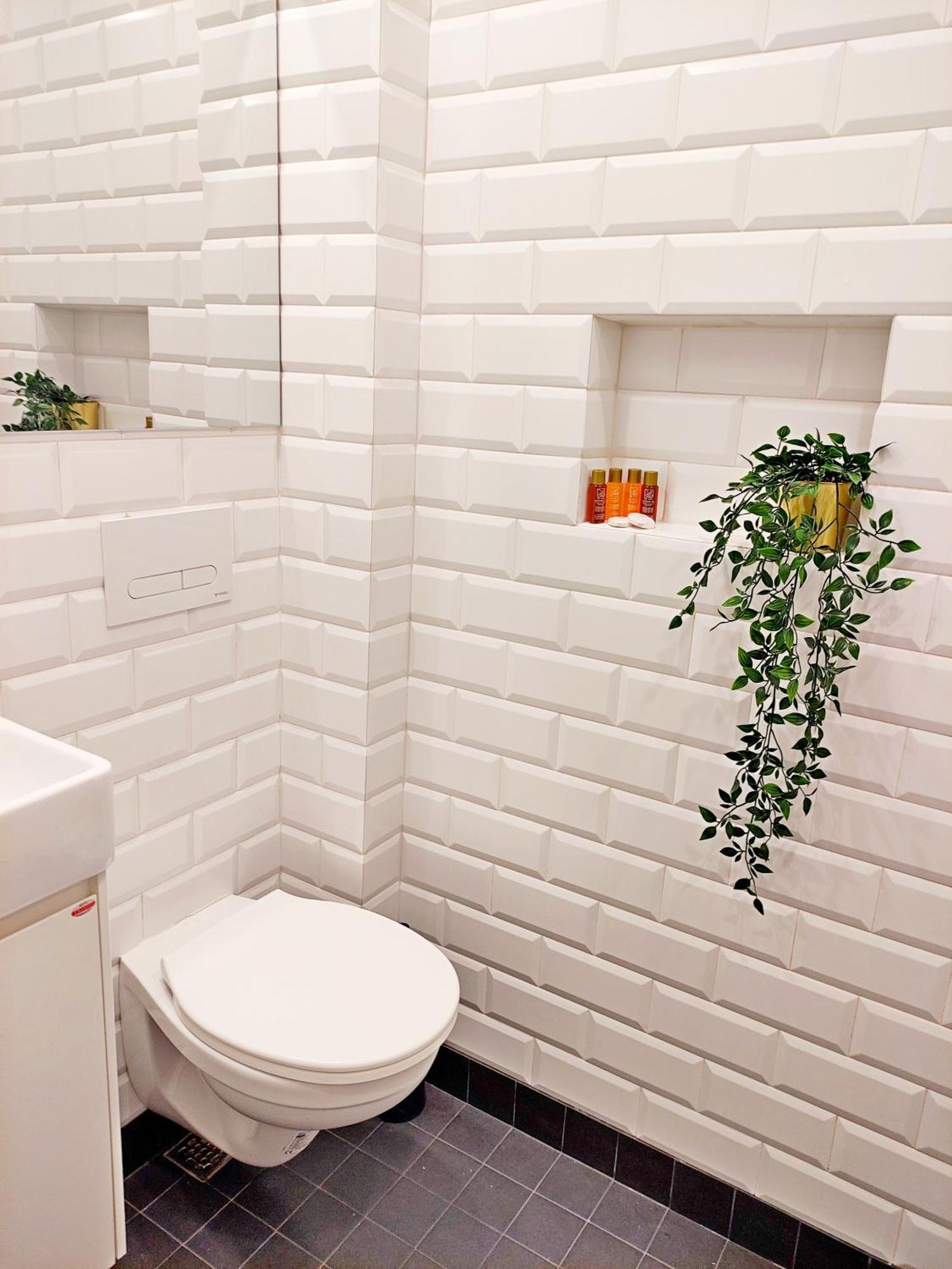 Top Centre 1 Bedroom Apt Next To Vitosha Blvd. София Екстериор снимка